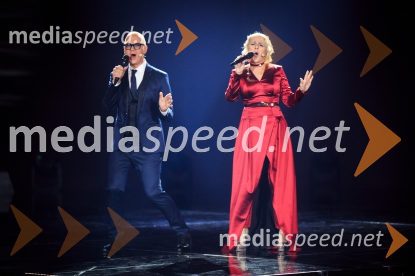  Uroš Smolej, igralec;  Alenka Godec, pevkaZmagovalka 41. Popevke je Nuška Drašček