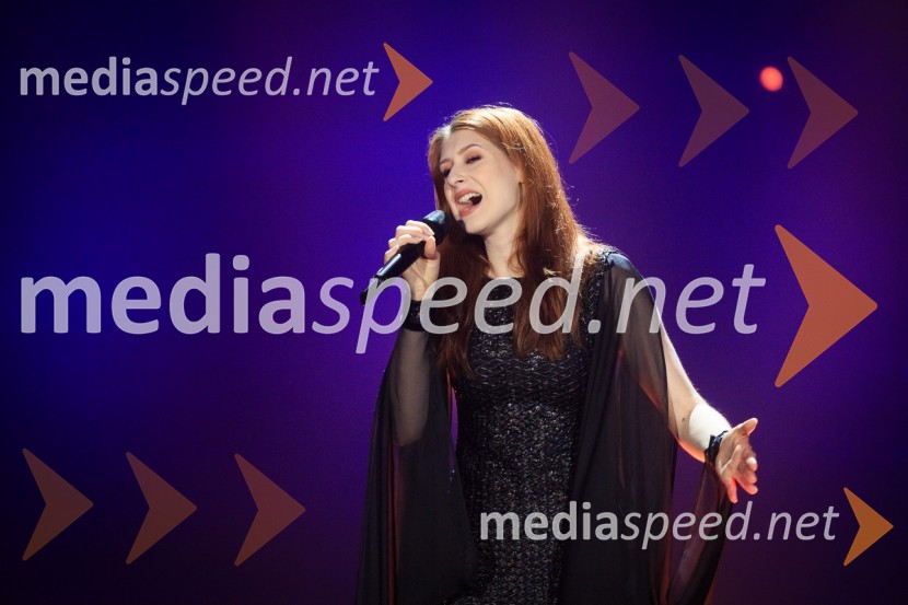  Eva Boto, pevkaZmagovalka 41. Popevke je Nuška Drašček