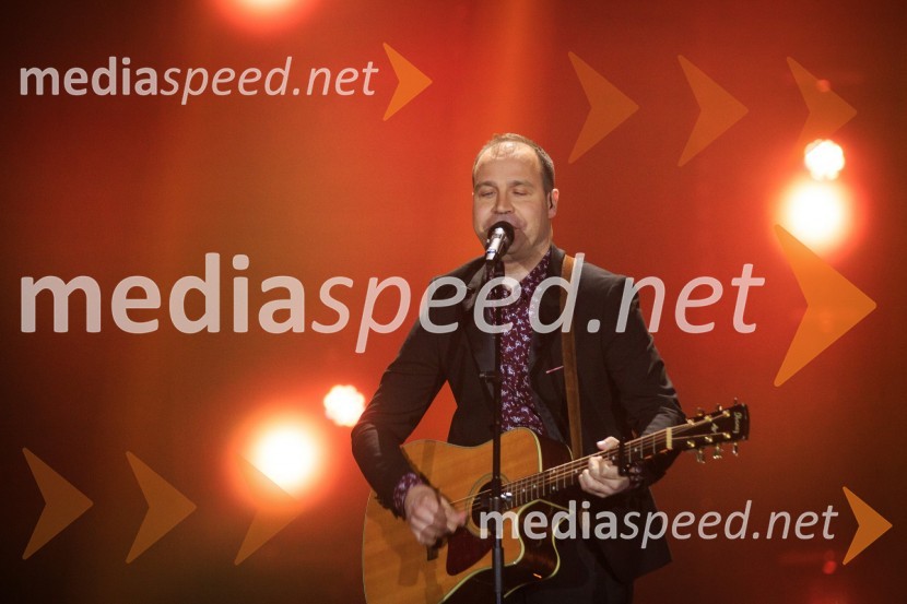  Aleksander Novak, glasbenikZmagovalka 41. Popevke je Nuška Drašček