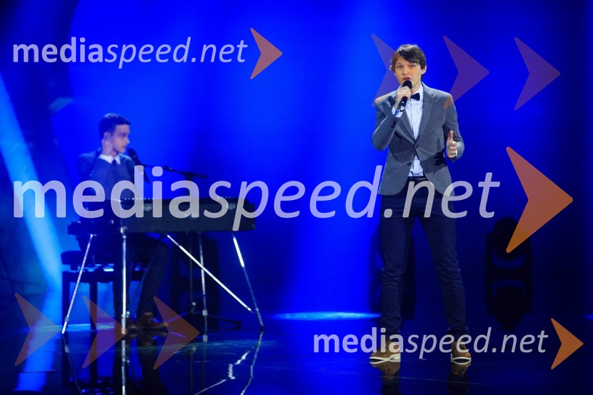 Duet Po drugi straniZmagovalka 41. Popevke je Nuška Drašček