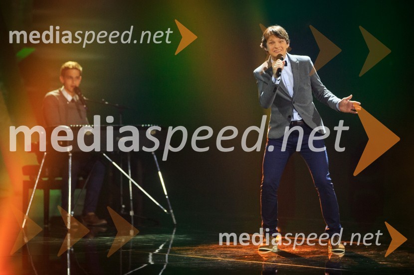 Duet Po drugi straniZmagovalka 41. Popevke je Nuška Drašček