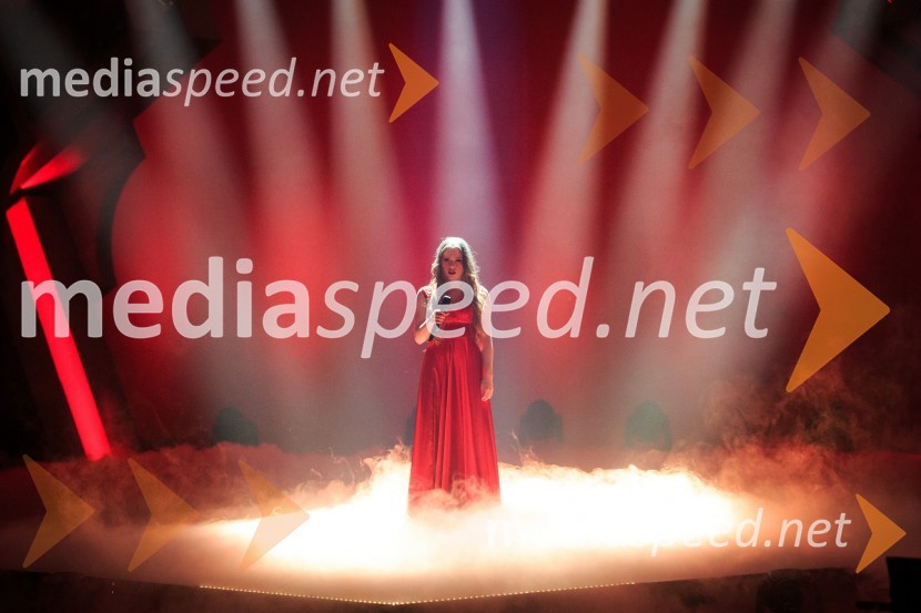  Zala Smolnikar, pevka- ZALIZmagovalka 41. Popevke je Nuška Drašček