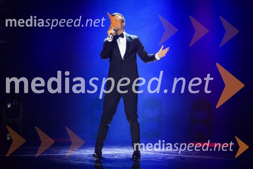  Gašper Rifelj, pevecZmagovalka 41. Popevke je Nuška Drašček