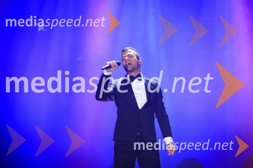  Gašper Rifelj, pevecZmagovalka 41. Popevke je Nuška Drašček