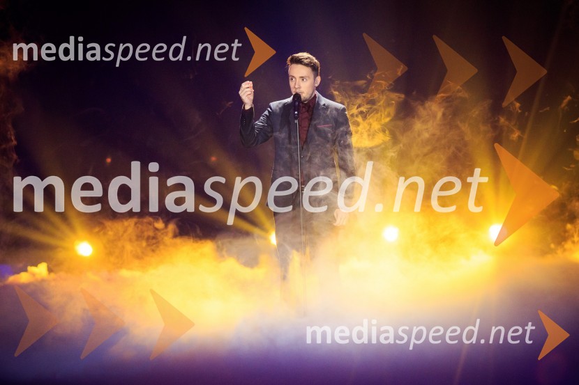  Alex Volasko, pevecZmagovalka 41. Popevke je Nuška Drašček