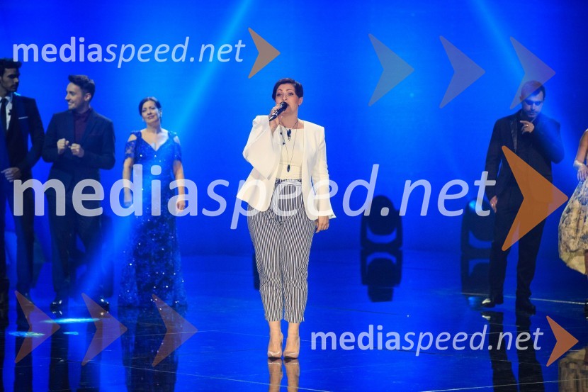  Nuška Drašček, pevkaZmagovalka 41. Popevke je Nuška Drašček