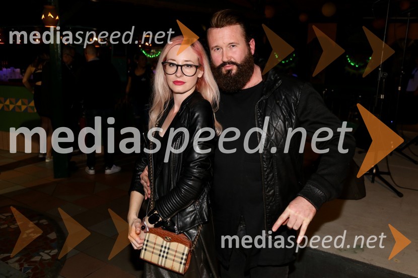  Mojca Krajnc, ilustratorka;  Marko Matjaž, frizerDiskoteka Yucatan, otvoritev