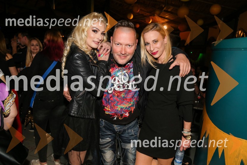 Diskoteka Yucatan, otvoritev