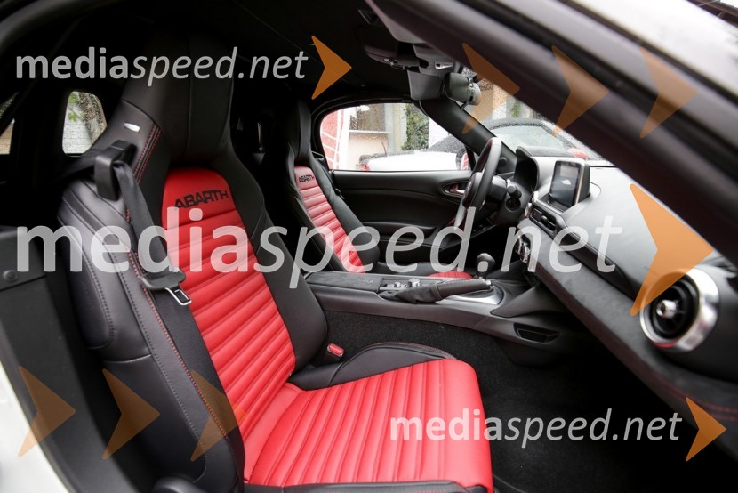 Fiat 124 Spider in Abarth 124 Spider, Slovenska predstavitevFiat 124 Spider in Abarth 124 Spider, Slovenska predstavitev