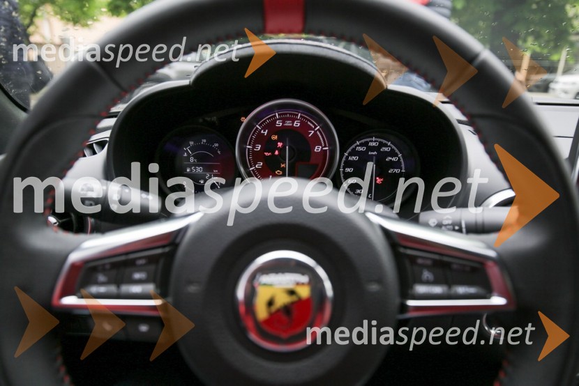 Fiat 124 Spider in Abarth 124 Spider, Slovenska predstavitevFiat 124 Spider in Abarth 124 Spider, Slovenska predstavitev