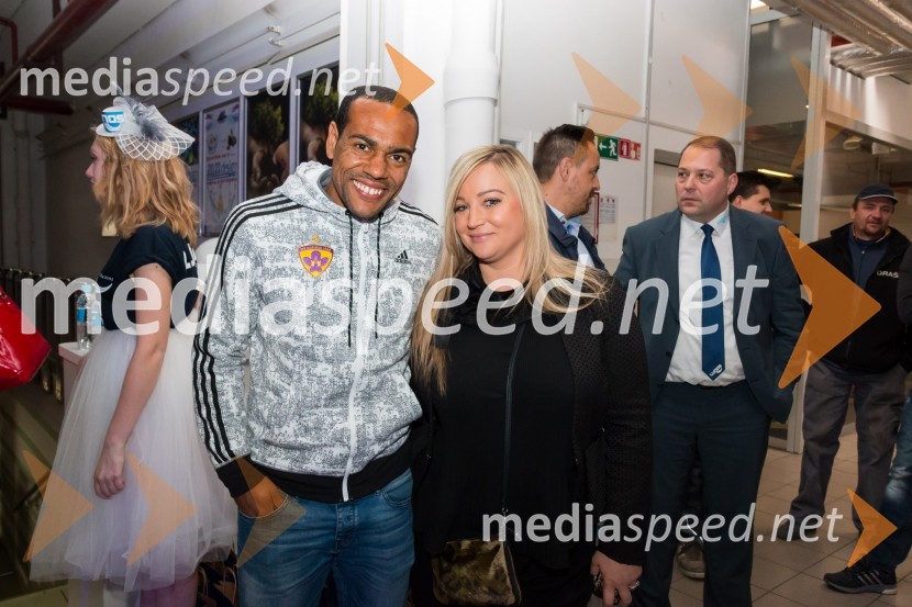  Marcos  Tavares, nogometaš, NK Maribor;  Nika  Čukur,  ShowRoom eventsPodjetje Lunos, otvoritev novih poslovnih prostorov