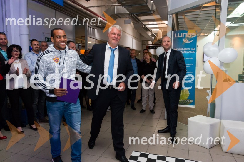  Marcos  Tavares, nogometaš, NK Maribor;  Milan Kuster, predsednik uprave Skupine LunosPodjetje Lunos, otvoritev novih poslovnih prostorov