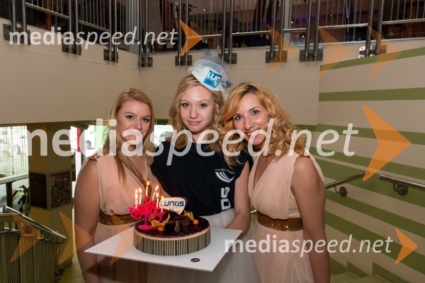  Tina Vrdjuka, pevka;  ... ;  Tanja Rafolt, pevkaPodjetje Lunos, otvoritev novih poslovnih prostorov