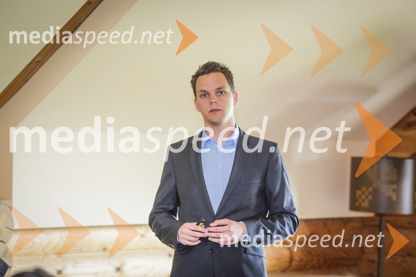 Mercedes Benz GLA200d, slovenska predstavitev