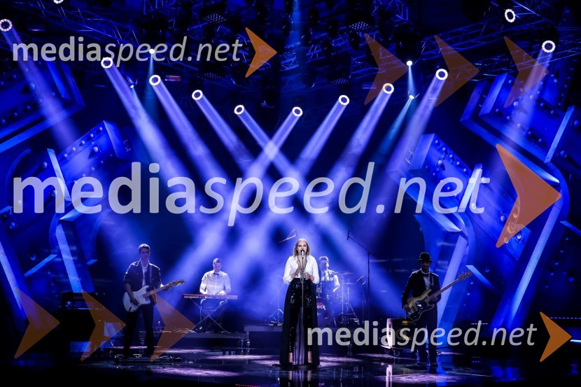 Skupina Bomb ShellZmagovalka Dnevov slovenske zabavne glasbe, Poprock je Anabel