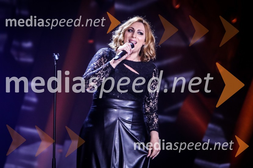  Nina, pevkaZmagovalka Dnevov slovenske zabavne glasbe, Poprock je Anabel