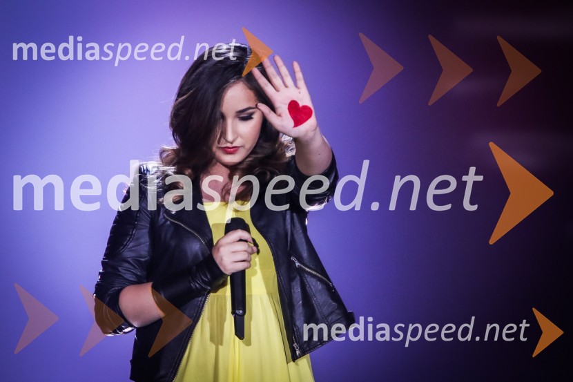  Amadea Begovič, pevkaZmagovalka Dnevov slovenske zabavne glasbe, Poprock je Anabel