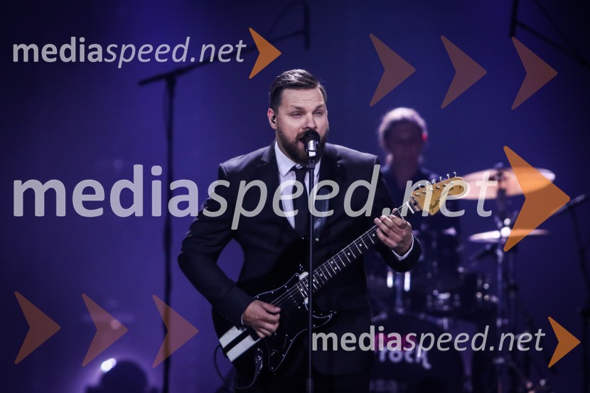  Mirko Medved, pevec skupine RoundsquareZmagovalka Dnevov slovenske zabavne glasbe, Poprock je Anabel