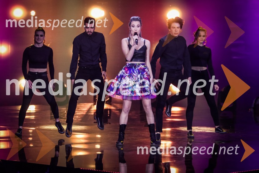  Ana Teržan - Anabel, pevkaZmagovalka Dnevov slovenske zabavne glasbe, Poprock je Anabel