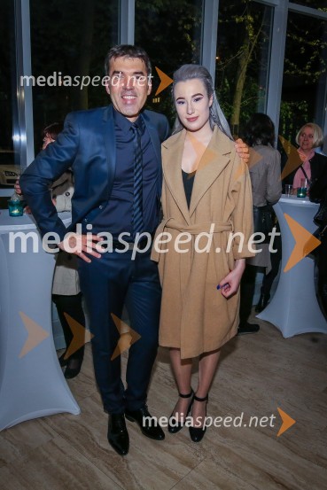  Mario Galunič, odgovorni urednik, Razvedrilni program TV Slovenija;  Ana Teržan - Anabel, pevkaZmagovalka Dnevov slovenske zabavne glasbe, Poprock je Anabel