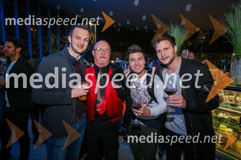  ... ;  Tomaž Domicelj, glasbenik;  Luka Sešek, pevec;  ... Zmagovalka Dnevov slovenske zabavne glasbe, Poprock je Anabel