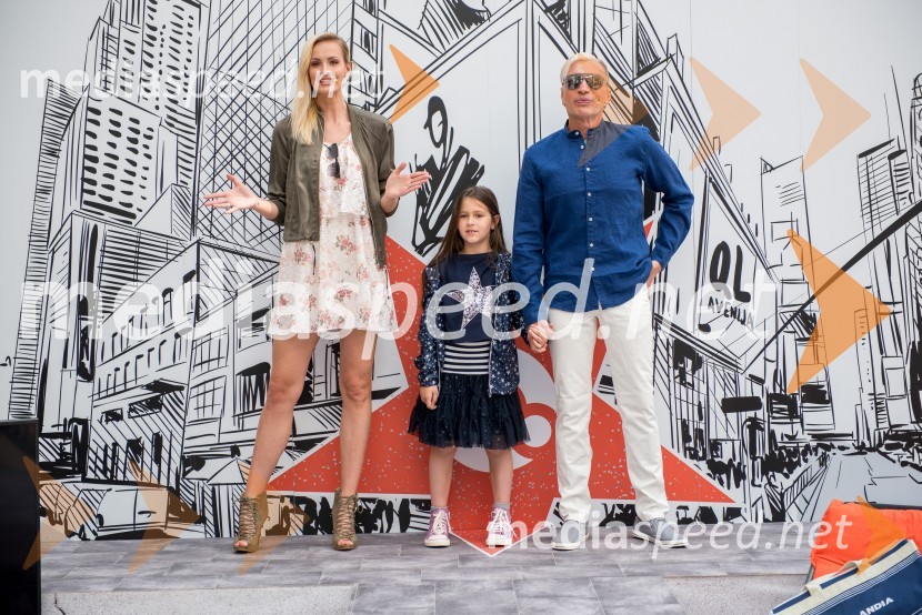  Tjaša  Kokalj Jerala, manekenka, voditeljica;  ... ;   Igor  Jelen-Iggy, koreograf, lastnik plesnega centra IgenModna revija, Qlandia Ptuj