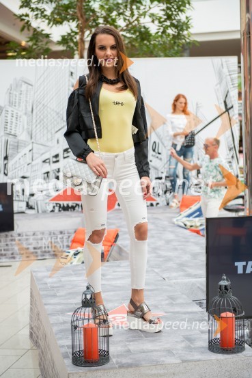  Mirela  Korać, manekenka, Miss Universe Slovenije 2009Modna revija, Qlandia Ptuj