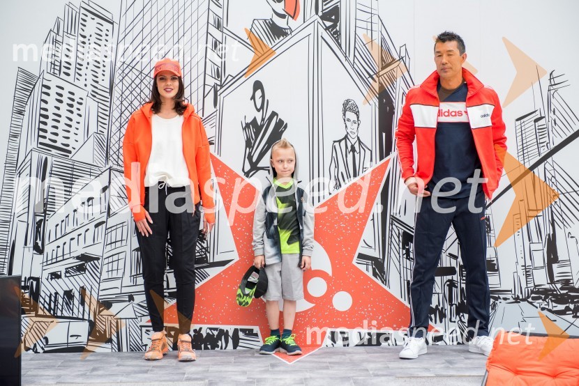  Sabina Remar, manekenka;  ... ;  Taiji Tokuhisa, maneken in voditeljModna revija, Qlandia Ptuj