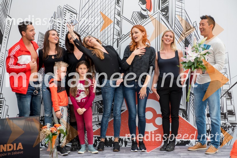  ... ;  Mirela  Korać, manekenka, Miss Universe Slovenije 2009;  ... ;  Sabina Remar, manekenka;  ... ;  Karin Škufca, manekenka;  Jana  Koteska, manekenka;  Nadiya Bychkova, plesalka, manekenka;  Taiji Tokuhisa, maneken in voditeljModna revija, Qlandia Ptuj