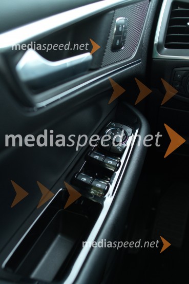 &nbsp;Ford Edge Sport 2.0 TDCi 154 kW Powershift AWD, že v detajlih se vidi nivo avtomobilaFord Edge Sport 2.0 TDCi 154 kW Powershift AWD, mediaspeed test