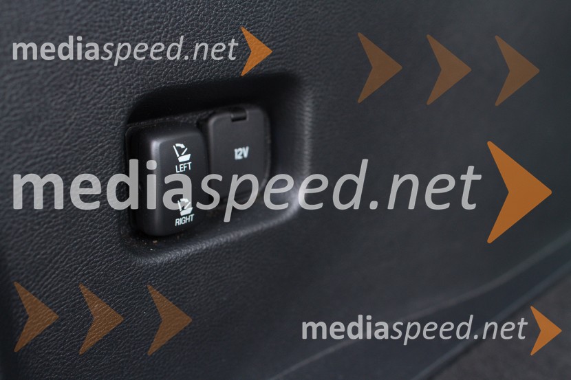 &nbsp;Ford Edge Sport 2.0 TDCi 154 kW Powershift AWD, enostavno podiranje naslonov v prtljažniku&nbsp;Ford Edge Sport 2.0 TDCi 154 kW Powershift AWD, mediaspeed test