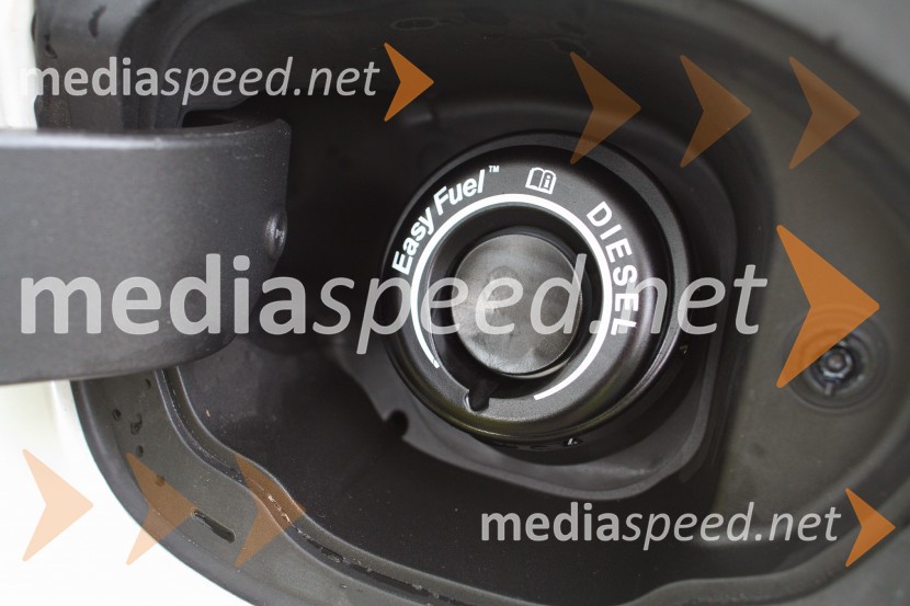 &nbsp;Ford Edge Sport 2.0 TDCi 154 kW Powershift AWD, odprtina za točenje goriva&nbsp;Ford Edge Sport 2.0 TDCi 154 kW Powershift AWD, mediaspeed test