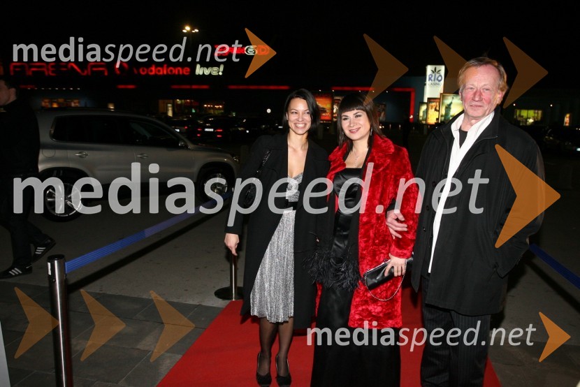 Alenka Protič, pomočnica direktorja filma, Janja Glogovac, režiserka in scenaristka filma in Igor Luther, direktor fotografijePremiera filma L kot Ljubezen