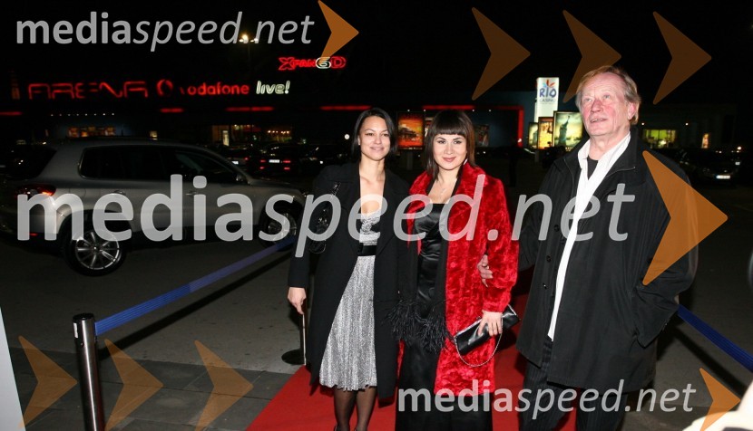 Alenka Protič, pomočnica direktorja filma, Janja Glogovac, režiserka in scenaristka filma in Igor Luther, direktor fotografijePremiera filma L kot Ljubezen