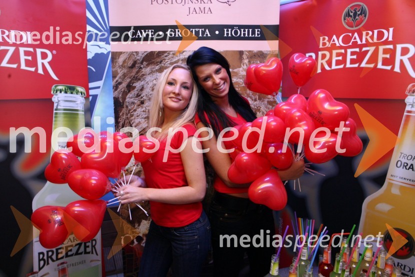 HostesiPremiera filma L kot Ljubezen