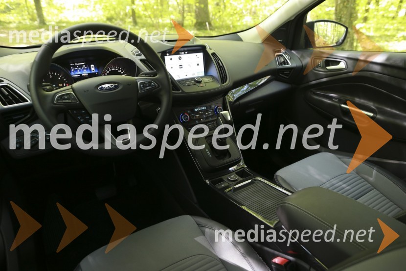 Ford Kuga 2.0 TDCi 132 kW Powershift AWD Titanium, ergonomska notranjostFord Kuga 2.0 TDCi 132 kW Powershift AWD Titanium, mediaspeed test