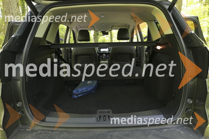 Ford Kuga 2.0 TDCi 132 kW Powershift AWD Titanium iz 456 do 1.653 litrov prtljažnikaFord Kuga 2.0 TDCi 132 kW Powershift AWD Titanium, mediaspeed test