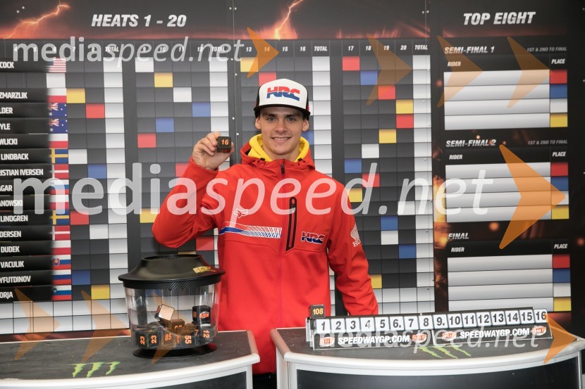  Tim Gajser, motokrosist (Motocross-Ski Gajser team)2017 AZTORIN Slovenian FIM Speedway GP, žrebanje štartnih številk