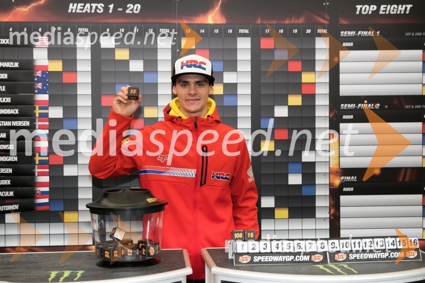  Tim Gajser, motokrosist (Motocross-Ski Gajser team)2017 AZTORIN Slovenian FIM Speedway GP, žrebanje štartnih številk