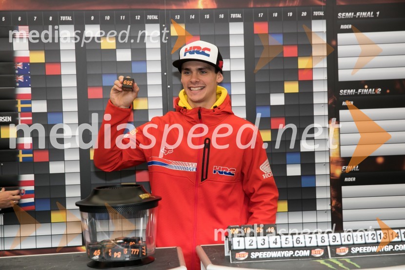  Tim Gajser, motokrosist (Motocross-Ski Gajser team)2017 AZTORIN Slovenian FIM Speedway GP, žrebanje štartnih številk