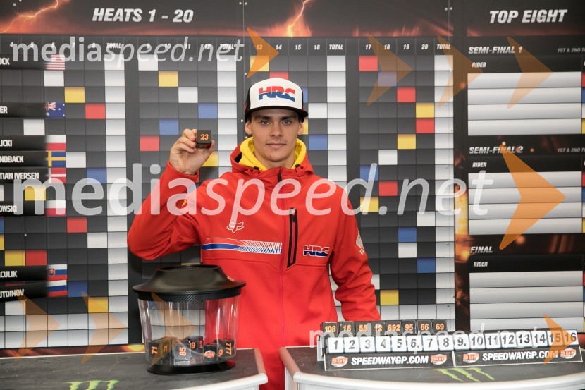  Tim Gajser, motokrosist (Motocross-Ski Gajser team)2017 AZTORIN Slovenian FIM Speedway GP, žrebanje štartnih številk