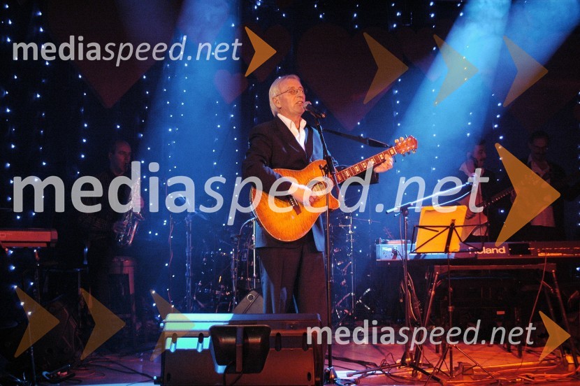 Oliver Dragojevič, hrvaški pevecValentinov koncert Oliverja Dragojeviča v Kongu