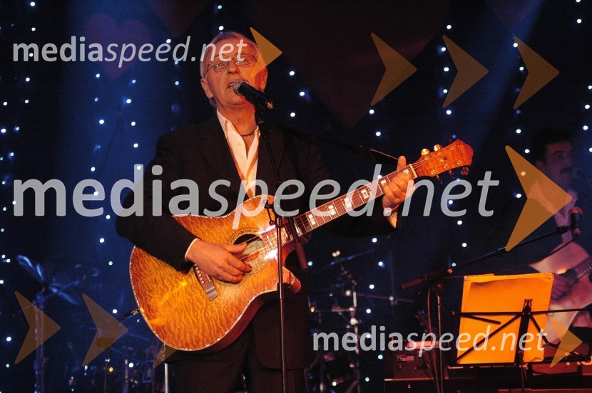 Oliver Dragojevič, hrvaški pevecValentinov koncert Oliverja Dragojeviča v Kongu