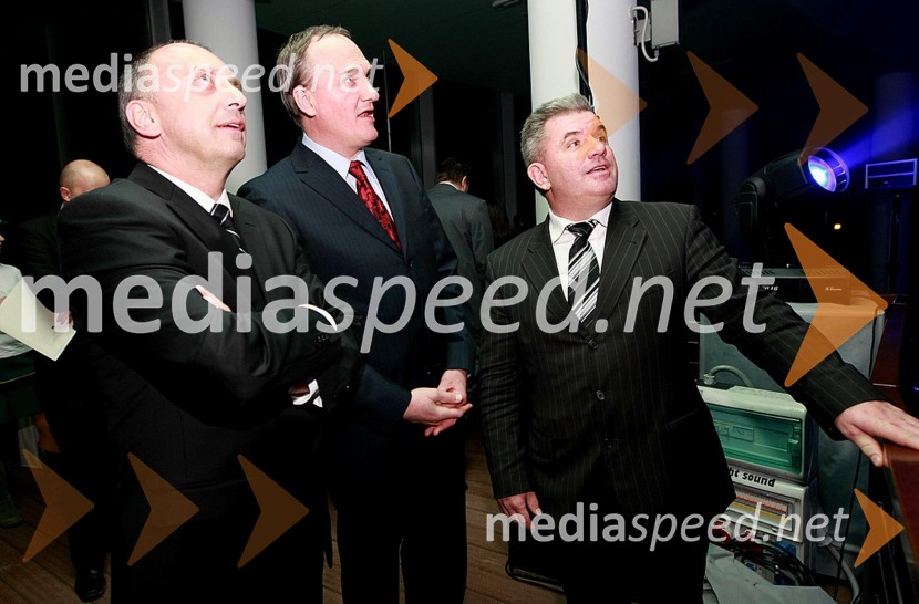 Roman Matek, direktor Zdravilišče Laško, Janez Podobnik, minister za okolje in prostor in Andrej Vizjak, minister za gospodarstvoOtvoritev termalnega centra Wellness park Laško