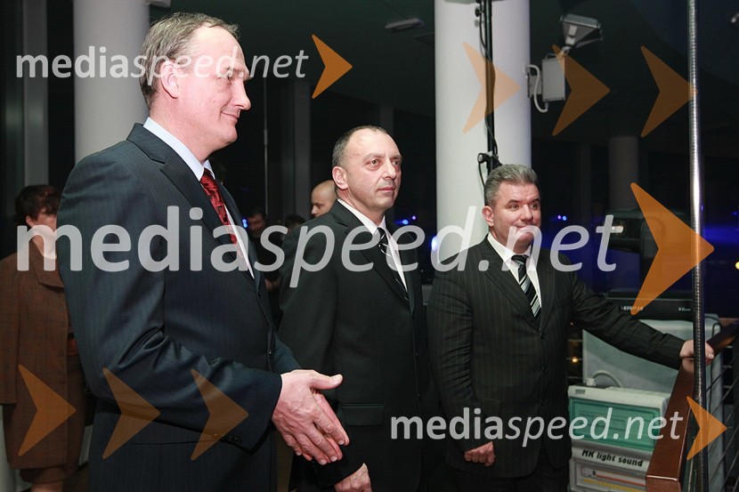 Janez Podobnik, minister za okolje in prostor, Roman Matek, direktor Zdravilišče Laško in Andrej Vizjak, minister za gospodarstvoOtvoritev termalnega centra Wellness park Laško