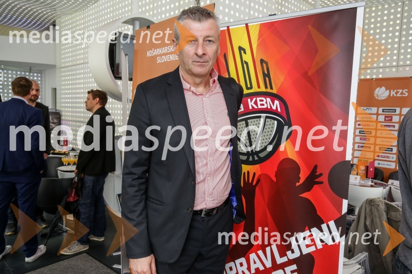  Damjan Novaković, trener KK RogaškaLiga Nova KBM, novinarska konferenca pred začetkom polfinala
