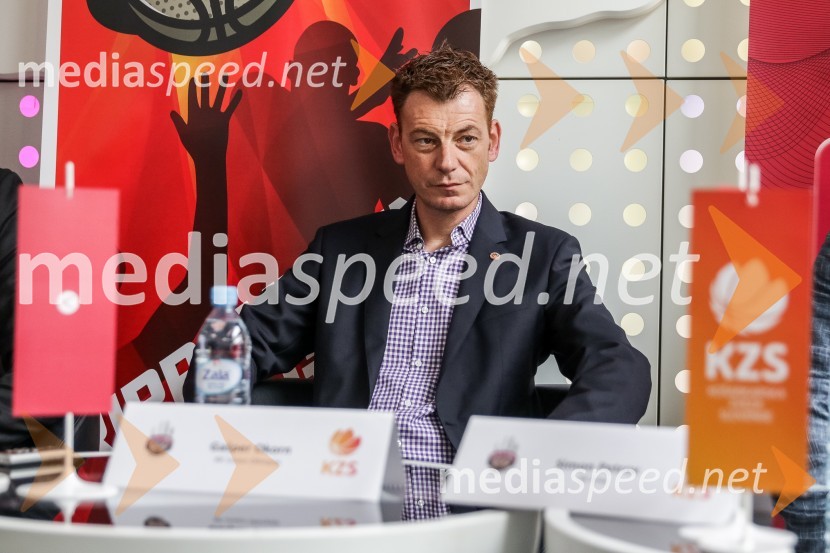  Gašper Okorn, trener Uniona OlimpijeLiga Nova KBM, novinarska konferenca pred začetkom polfinala