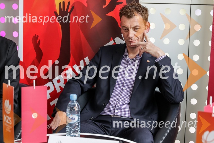  Gašper Okorn, trener Uniona OlimpijeLiga Nova KBM, novinarska konferenca pred začetkom polfinala