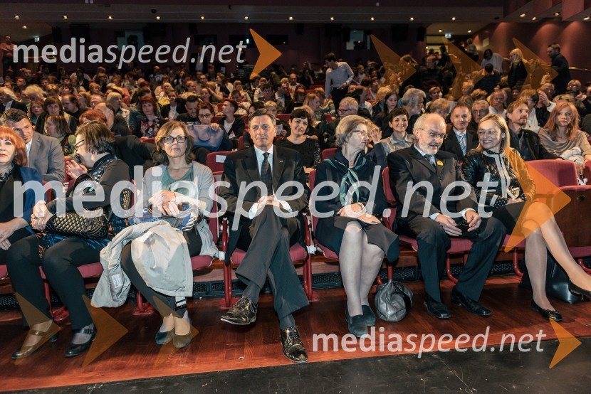  Jana Šelih, predsednica Društvo Downov sindrom Slovenija;  Borut Pahor, predsednik Republike Slovenije;  ... ;  ... ;  ... 