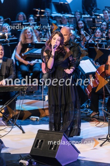  Eva Beus, pevka, skupina Tabu